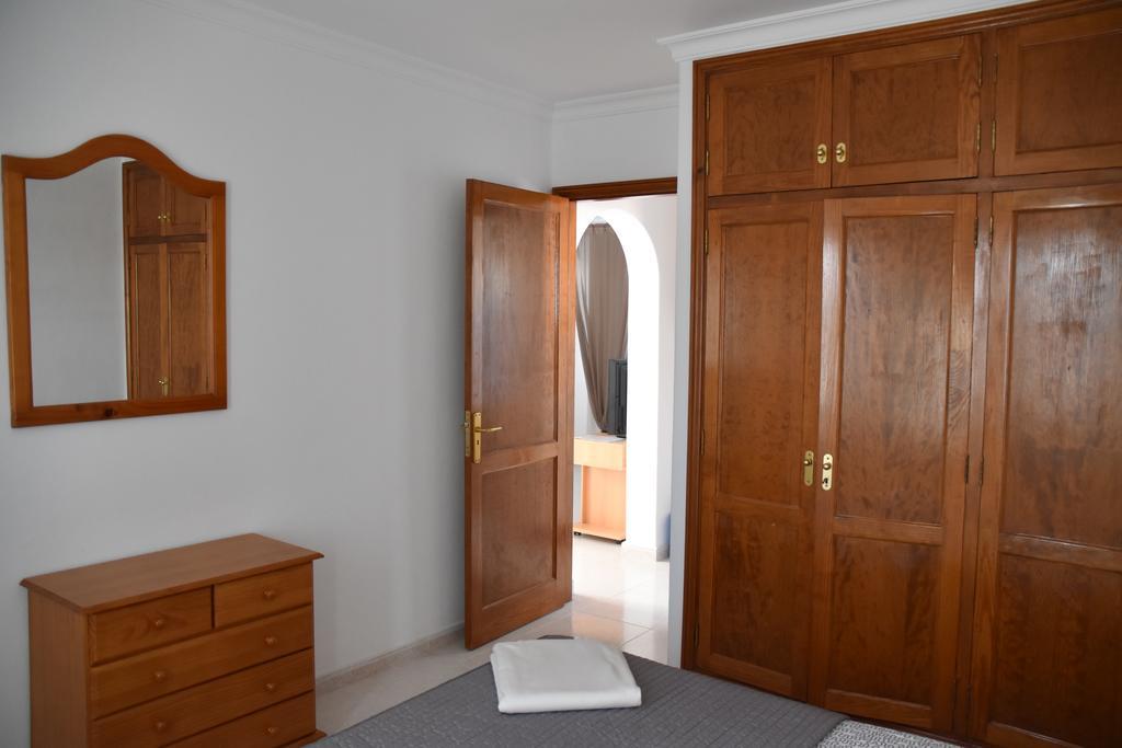 Alhambra Apartamentos Tías Buitenkant foto