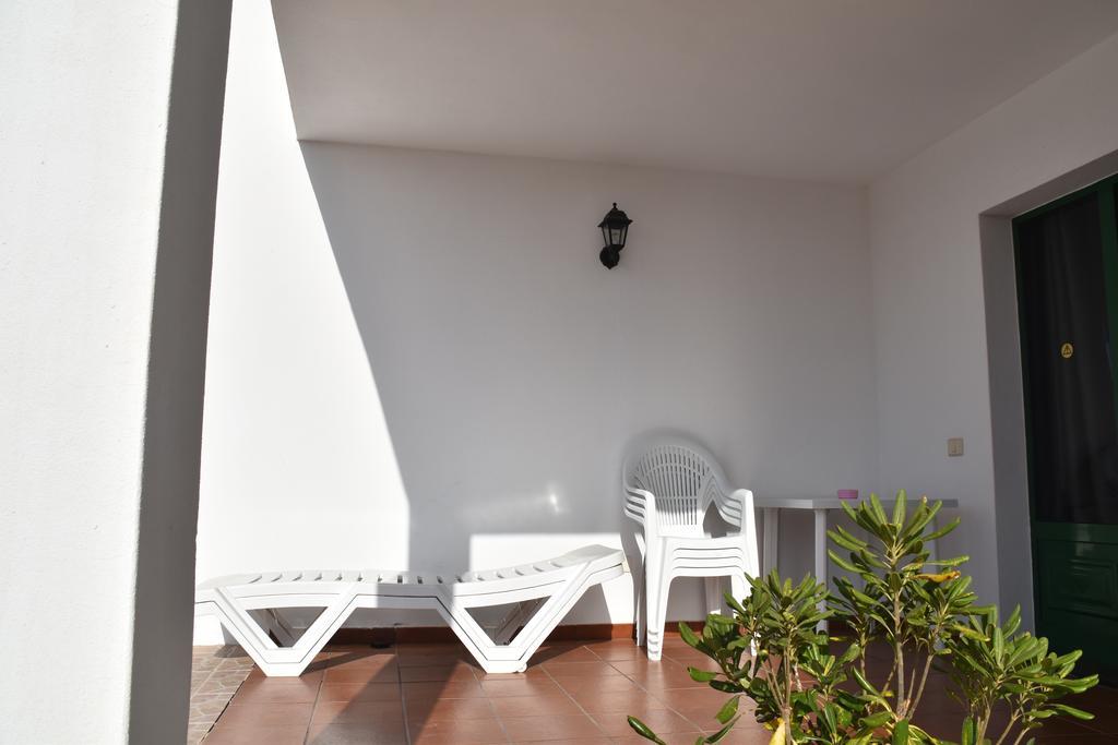 Alhambra Apartamentos Tías Buitenkant foto