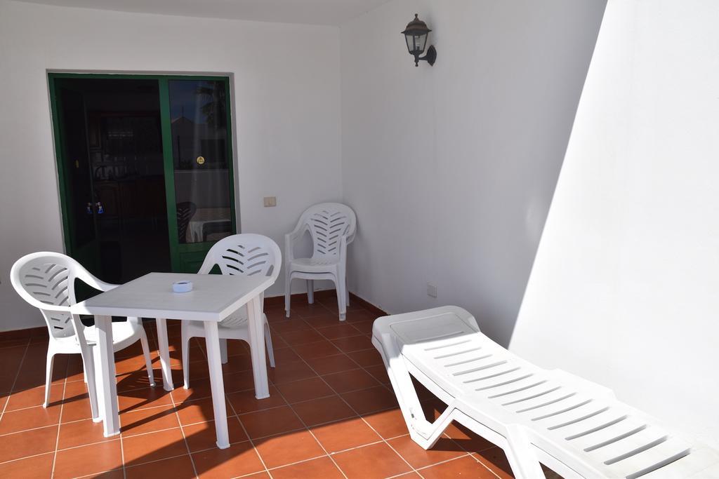 Alhambra Apartamentos Tías Buitenkant foto