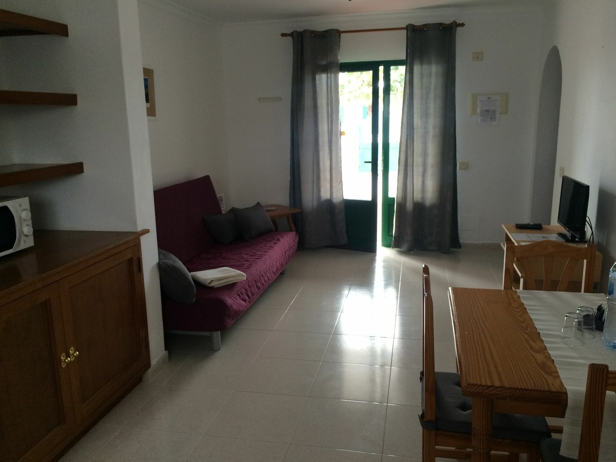 Alhambra Apartamentos Tías Buitenkant foto